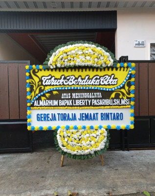 Papan Bunga Duka di Gunung Kemala