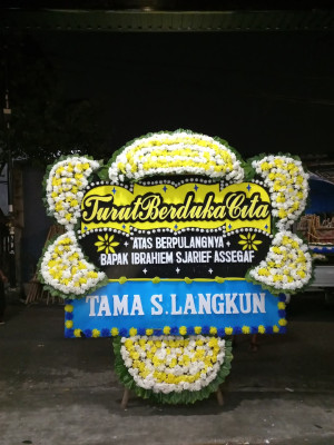 Papan Bunga Duka di Gunung Kemala